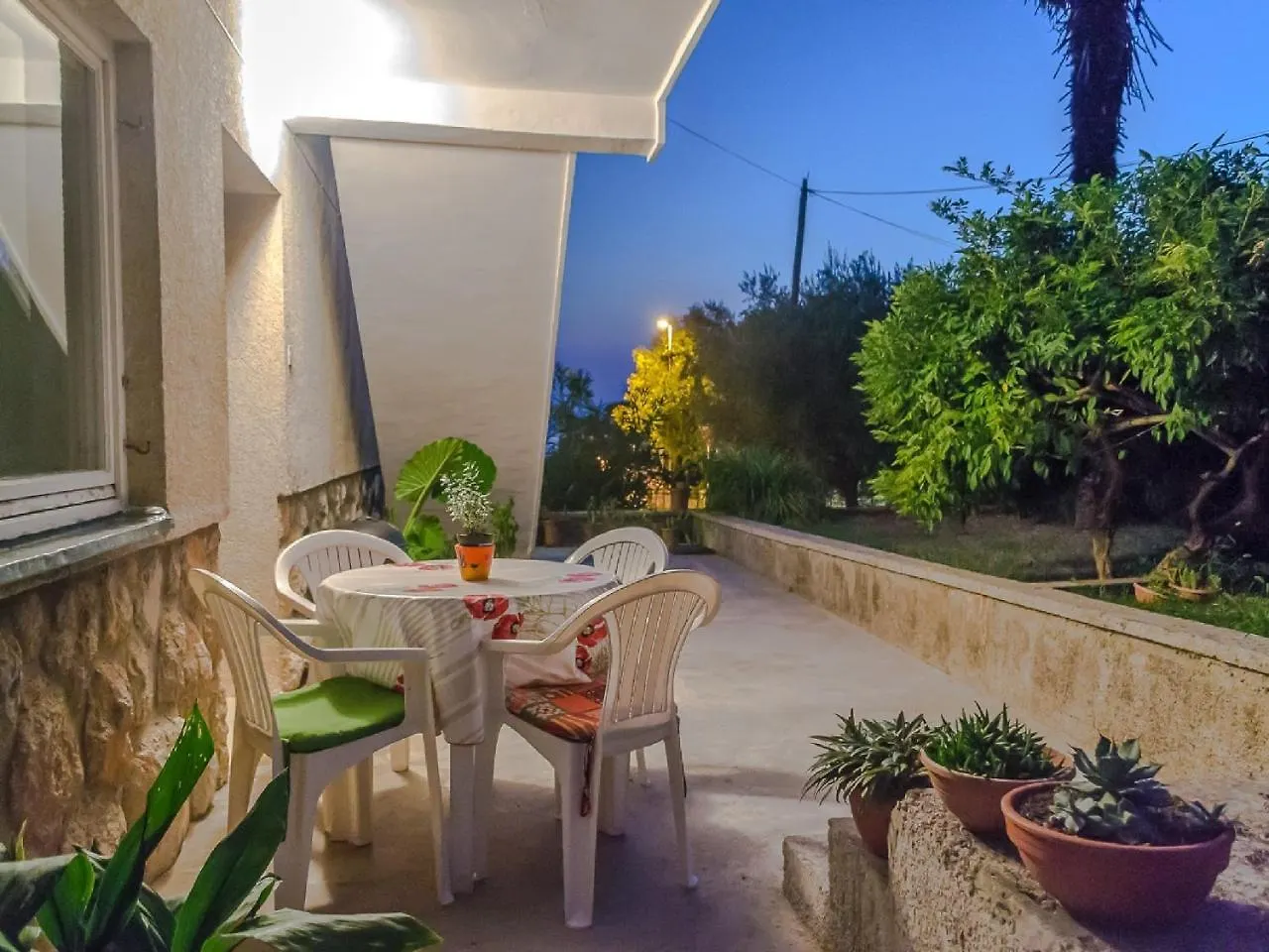 Apartment In Njivice/Insel Krk 33552 location