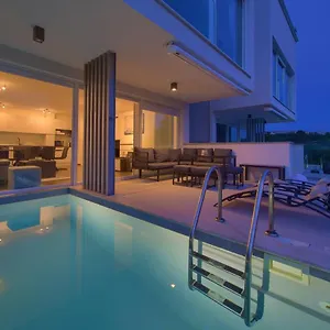 Apartament Solis Lacus Modern - Private Heated Pool - Smart Tv Sky X - Free Parking, Nijvice
